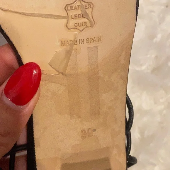 MIISTA Strappy Square Toe Sandal 🖤 - Picture 6 of 9